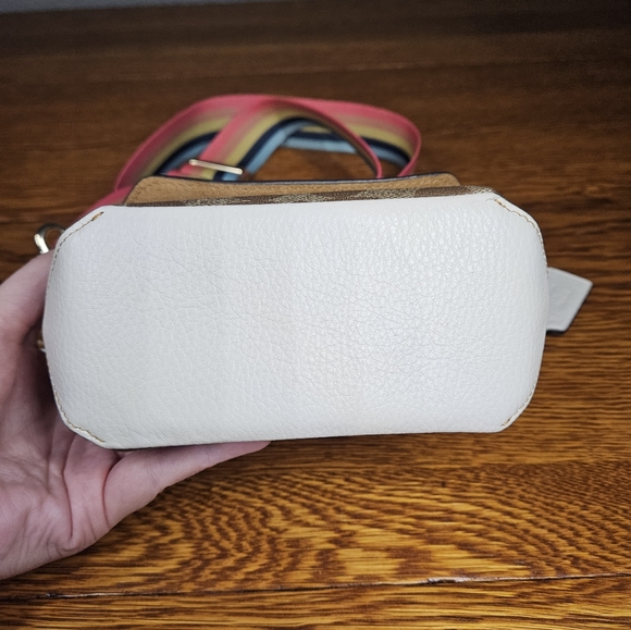 Coach x Peanuts Karlee Crossbody in Signature Canvas with Snoopy - Picture 10 of 16